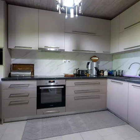 Sias Cozy House